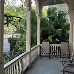 Guest house Walker Mansion On St Charles Ave - Unit 3