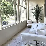 Guest house Walker Mansion On St Charles Ave - Unit 3