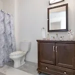 Stunning Close To French Quarter *