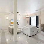 Apartment Stunning Close To French Quarter