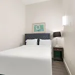 Stunning Close To French Quarter Apartment *