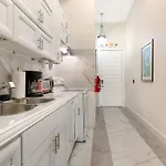 Stunning Close To French Quarter Apartment New Orleans