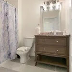Stunning Close To French Quarter Apartment *