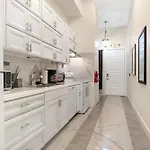 Stunning Close To French Quarter Apartment New Orleans