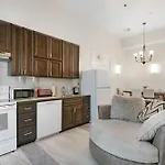 Stunning Close To French Quarter