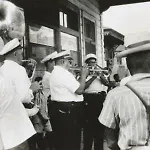 Historic 3 Bedroom 4blocks From Famous St Charles Ave Mardi Gras Parade Route, Steps To Jazz Venues And Restaurants