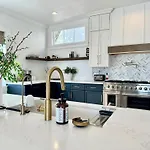 Elegant Garden District 4br Holiday home *