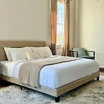 Holiday home Elegant Garden District 4br *