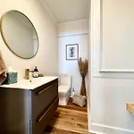 Elegant Garden District 4br Holiday home