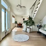 Elegant Garden District 4br Holiday home