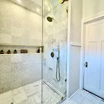 Elegant Garden District 4br Holiday home