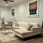 Holiday home Elegant Garden District 4br