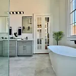 Holiday home Elegant Garden District 4br *