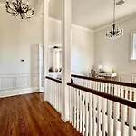 Holiday home Elegant Garden District 4br