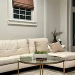 Holiday home Elegant Garden District 4br