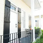 Dumaine Historic Gem - Front House 1Bed