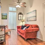 Perfect Location: Inviting Uptown Apt! *
