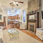 Perfect Location: Inviting Uptown Apt! *