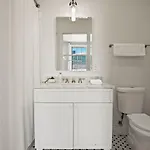 Group-friendly Near Bourbon Street New Orleans