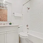 Group-friendly Near Bourbon Street *