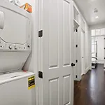 Group-friendly Near Bourbon Street New Orleans