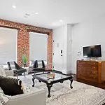 Hotel Group-friendly Near Bourbon Street