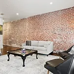 Group-friendly Near Bourbon Street New Orleans