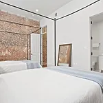 Bourbon Street Hotel Stay Group Friendly