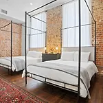 Bourbon Street Group Friendly Hotel