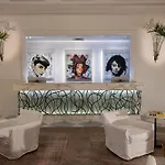 International House Hotel