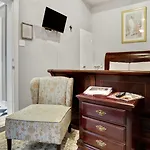Rathbone Mansions 3*