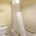 Quality I-10 East Hotel 3*