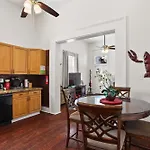 Art Filled Sanctuary In The Heart Of Mid City