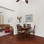 Art Filled Sanctuary In The Heart Of Mid City