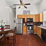 Holiday home Art Filled Sanctuary In The Heart Of Mid *