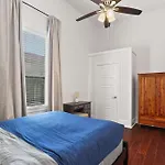 Art Filled Sanctuary In The Heart Of Mid *