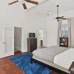 Art Filled Sanctuary In The Heart Of Mid Holiday home New Orleans