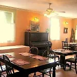 Bed & Breakfast Fairchild House 3*