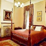 Fairchild House 3*