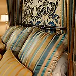 The Ritz-carlton, Hotel