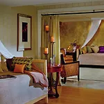 The Ritz-carlton, Hotel