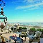Hotel The Ritz-carlton,