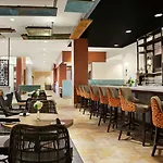 Hilton Garden Convention Center Hotel 3*