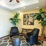 Hotel Comfort East 4*