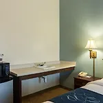 Hotel Comfort East