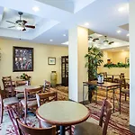 Hotel Comfort East 4*