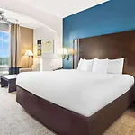 Comfort East Hotel