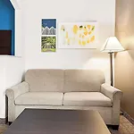 Comfort East Hotel