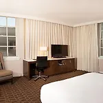 Hotel Hilton / St. Charles Avenue 4*