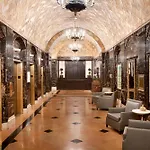 Hotel Hilton / St. Charles Avenue 4*